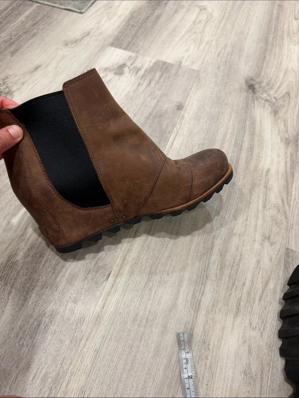 Sorel Women's Joan of Arctic wedge II  Brown Chelsea Ankle Boots size 10